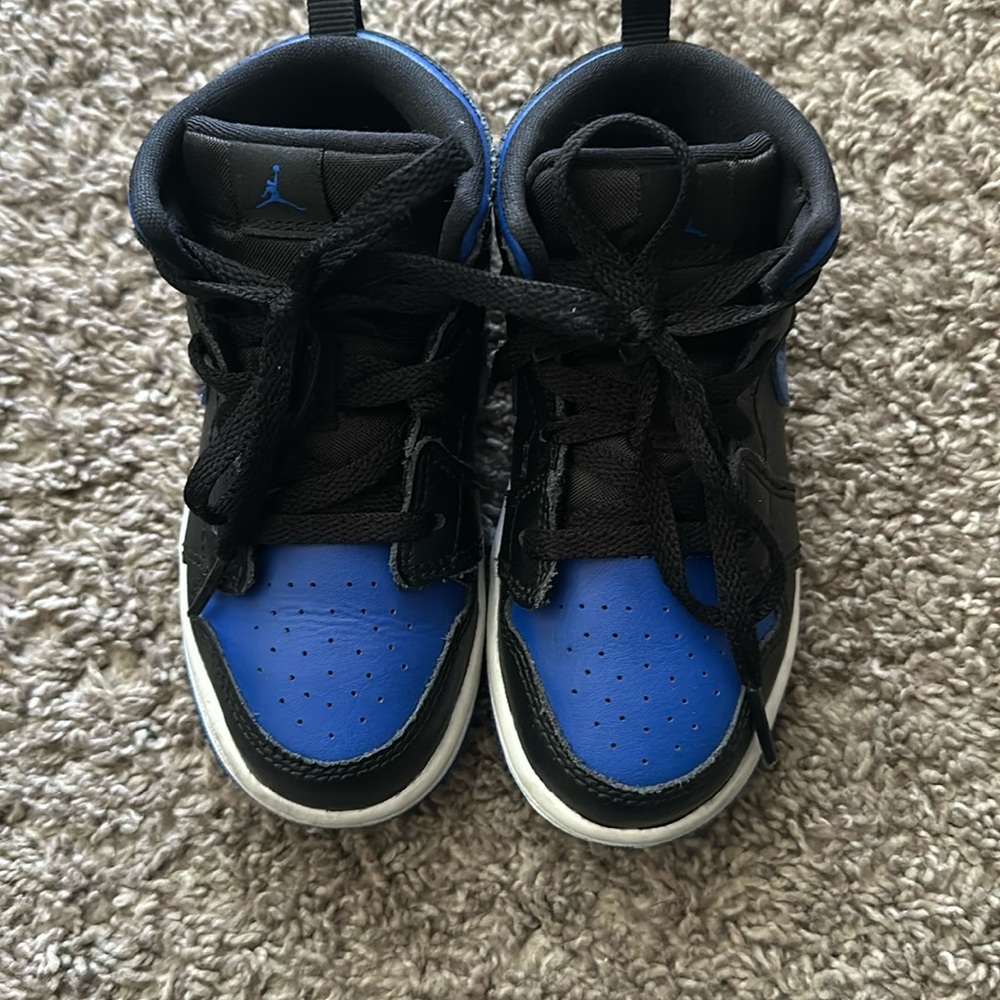 Toddler Nike sneakers
